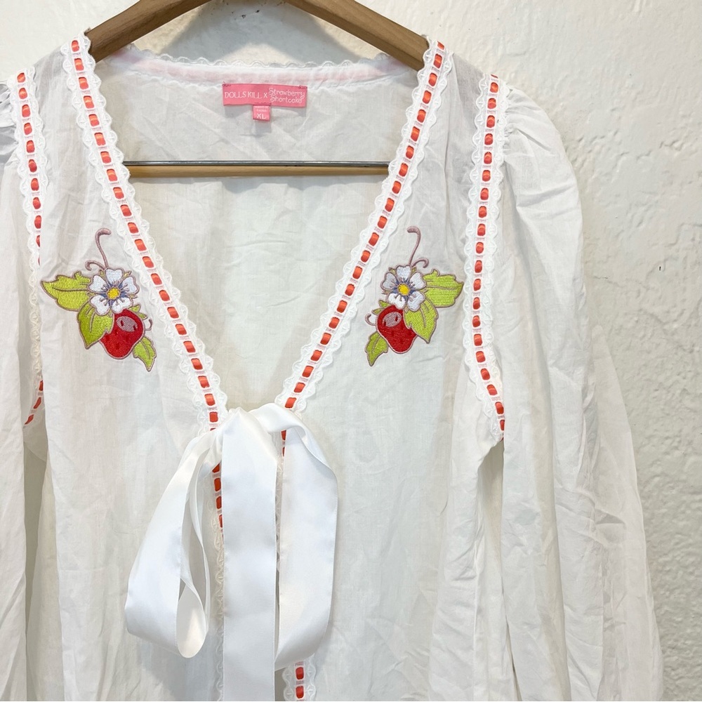 Dolls Kill X Strawberry Shortcake Blouse Top Robe White Embroidered XL - Picture 2 of 10